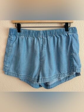 RVCA Elastic Waist 2” Shorts Lt. Blue Chambray Women's Large Beach Surf Coastal